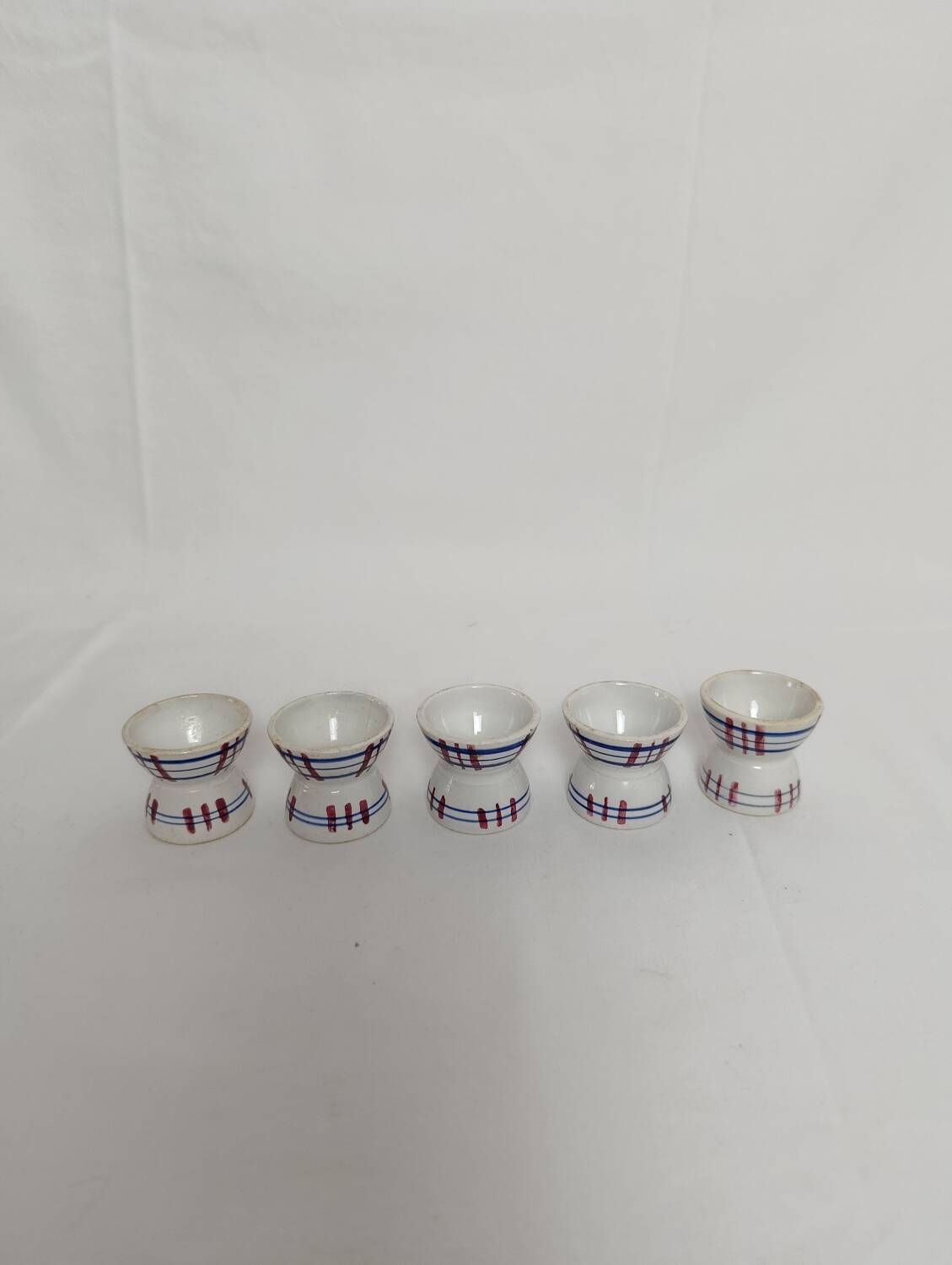 Diabolo egg cups Sarreguemines Poitou set of 5