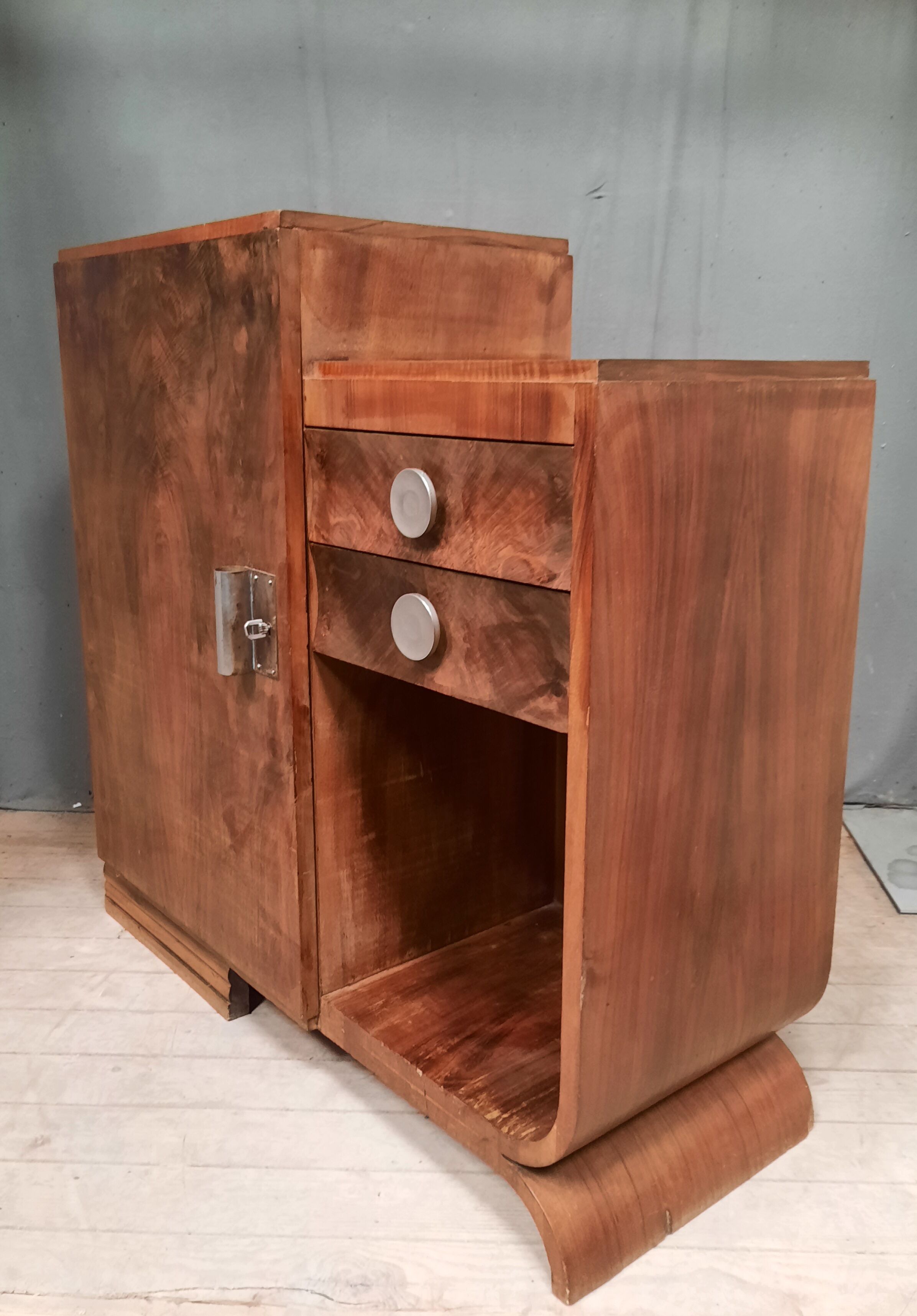 Art deco storage unit