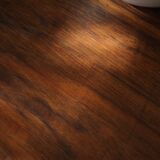 Low chest of drawers in 20th century walnut