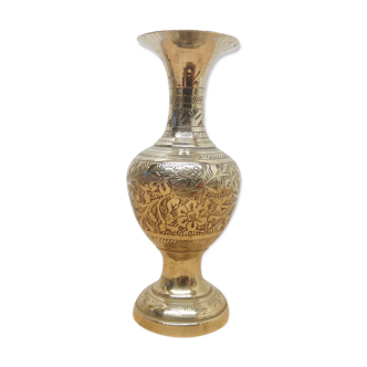 Vase laiton ciselé