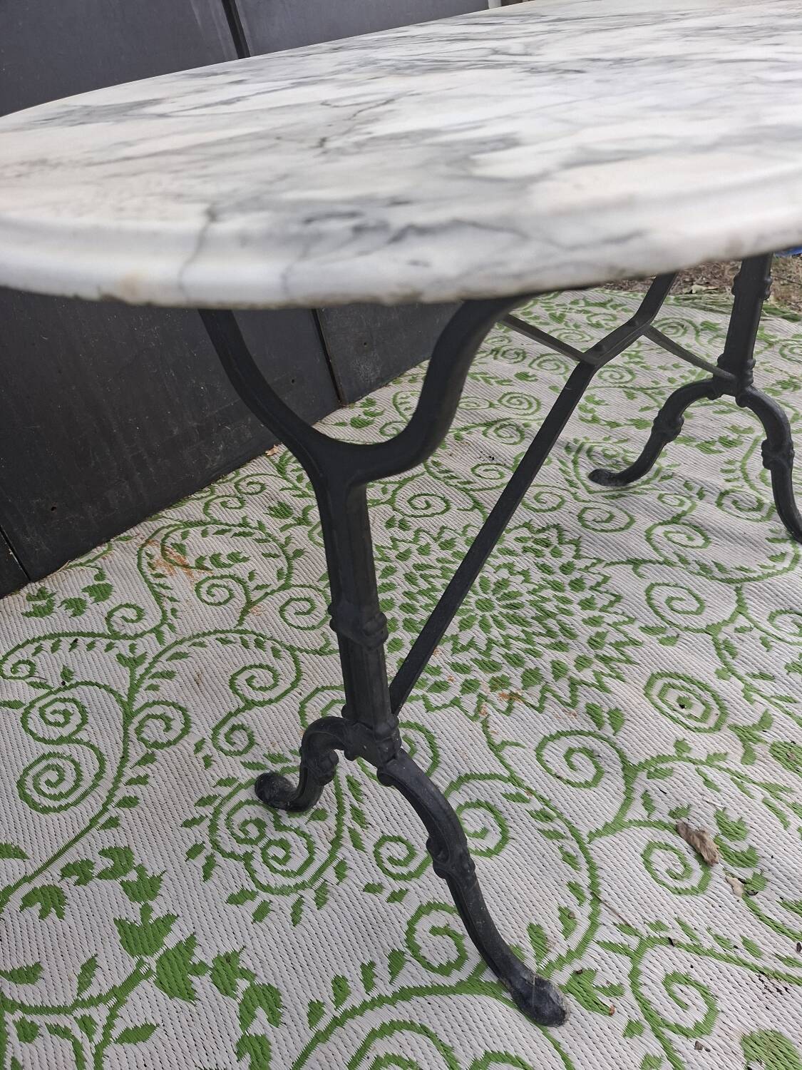 Oval bistro table