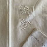 Drap ancien brodé
