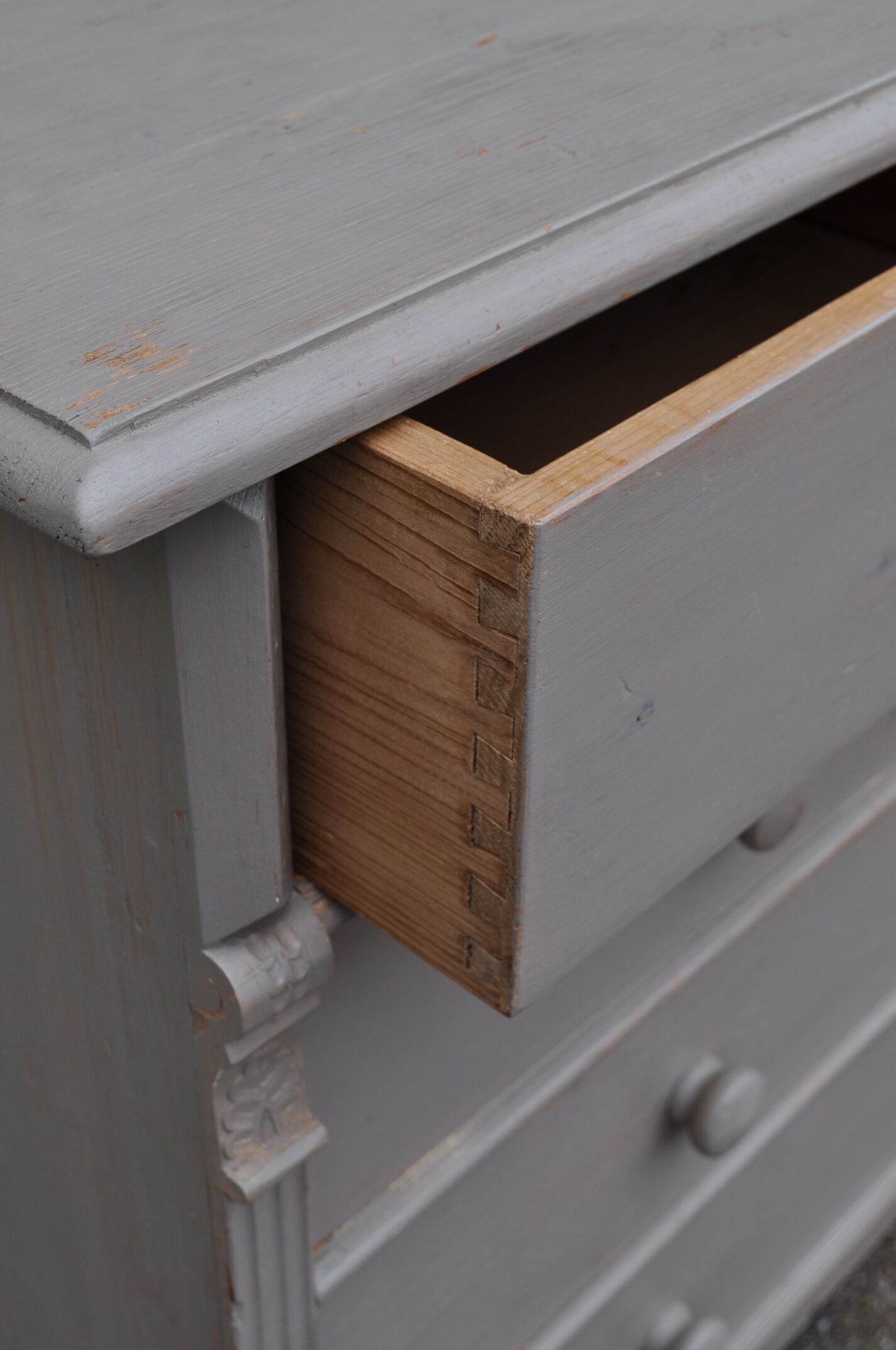 English pine chest of drawers