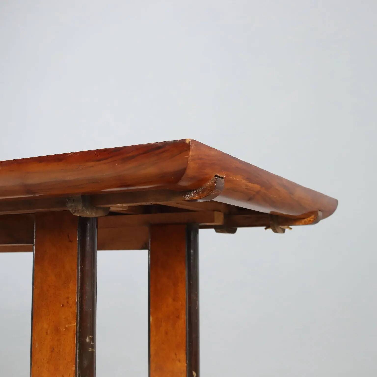 Art Deco table in rosewood and thuya burl.
