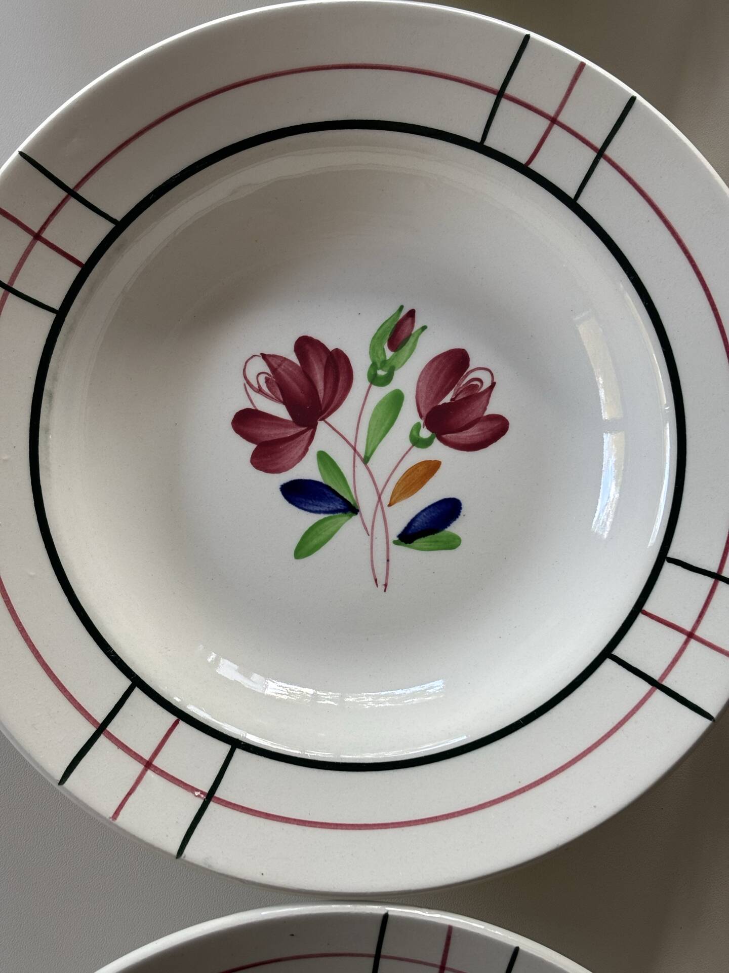Assiettes creuses en porcelaine  Badonviller
