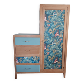 Asymmetrical wardrobe