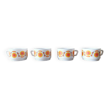 Suite of 4 large vintage cups