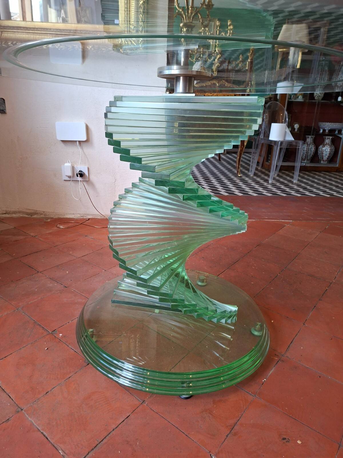 Table en verre « Helix Spiral Swivel »  d'aprés Danny Lane