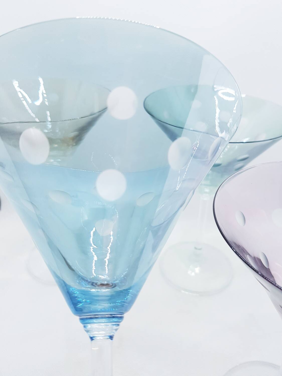 Verres à martini à pois