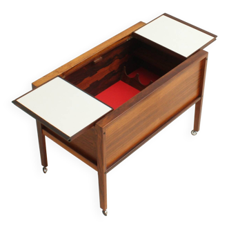 Meuble bar roulant en palissandre par Dyrlund, Danemark, 1960's