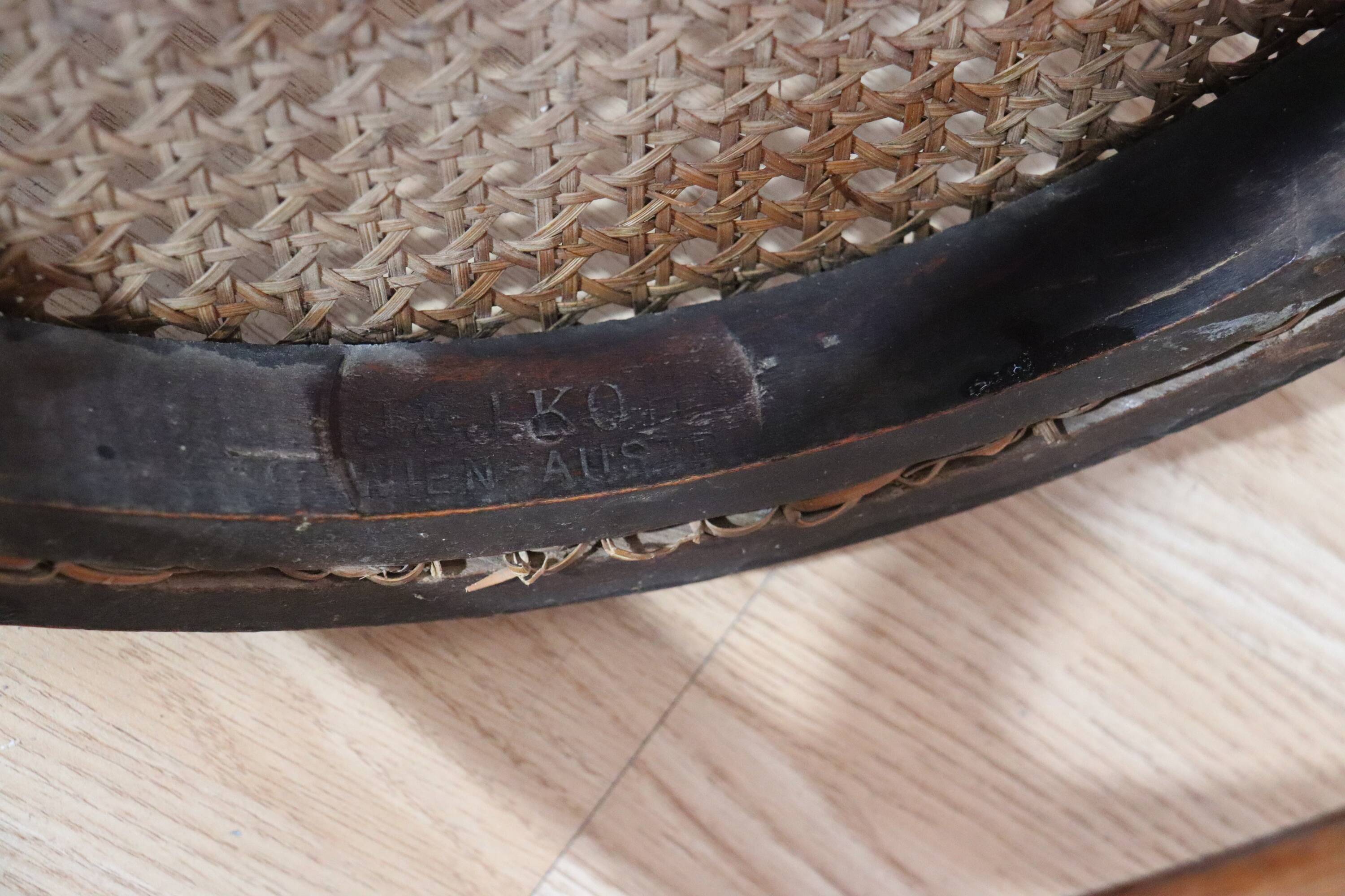 Set of six bistro chairs n°18 Thonet