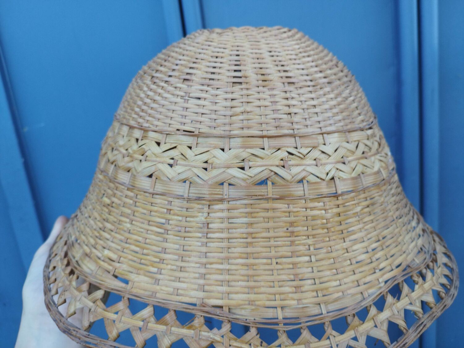 Wicker straw suspension