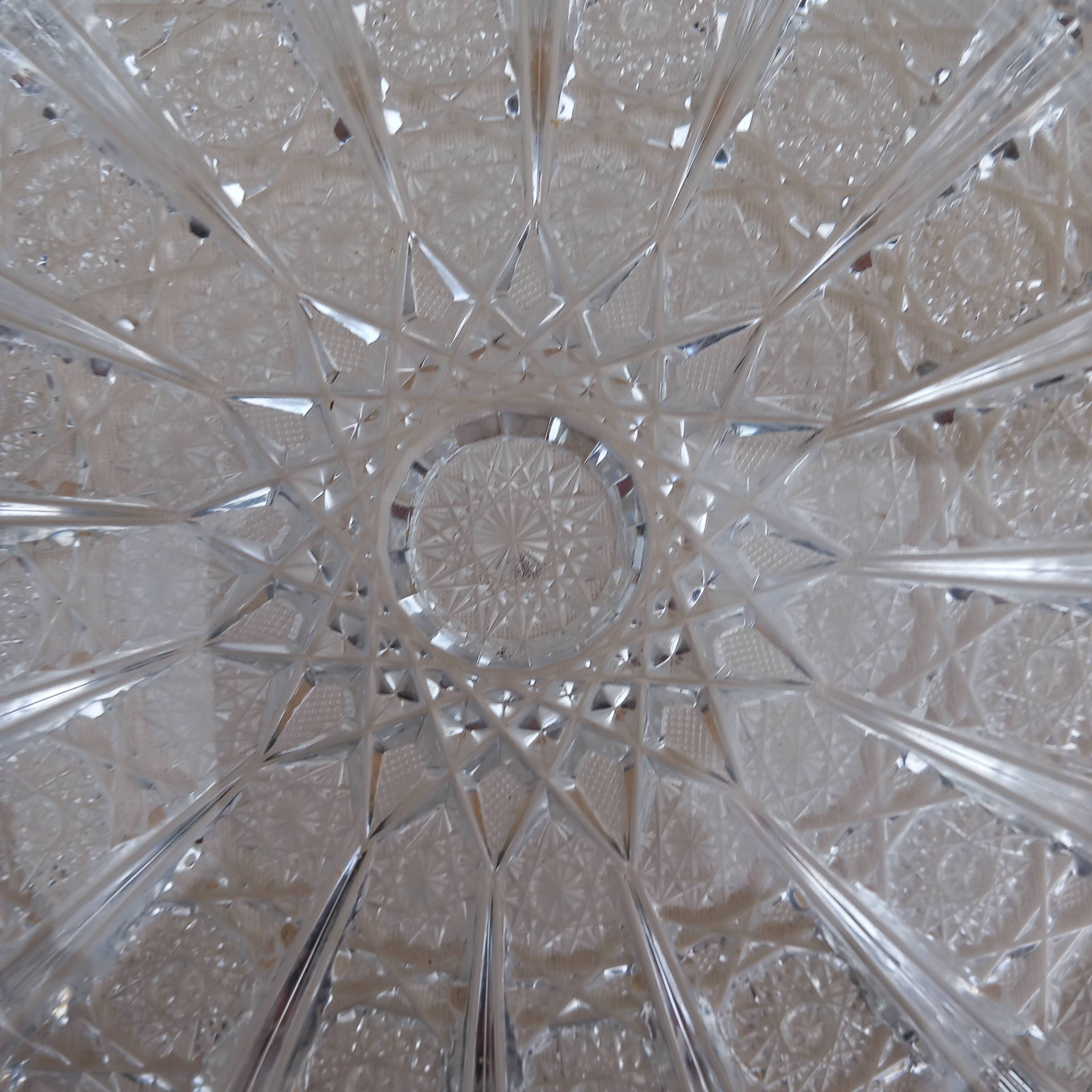 Crystal fruit bowl or salad bowl