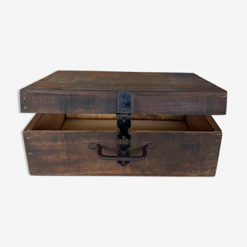 Wooden box closure iron
