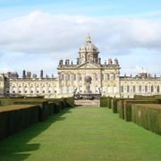 Paire de commodes hautes anciennes Castle Howard 1840 en bois dur