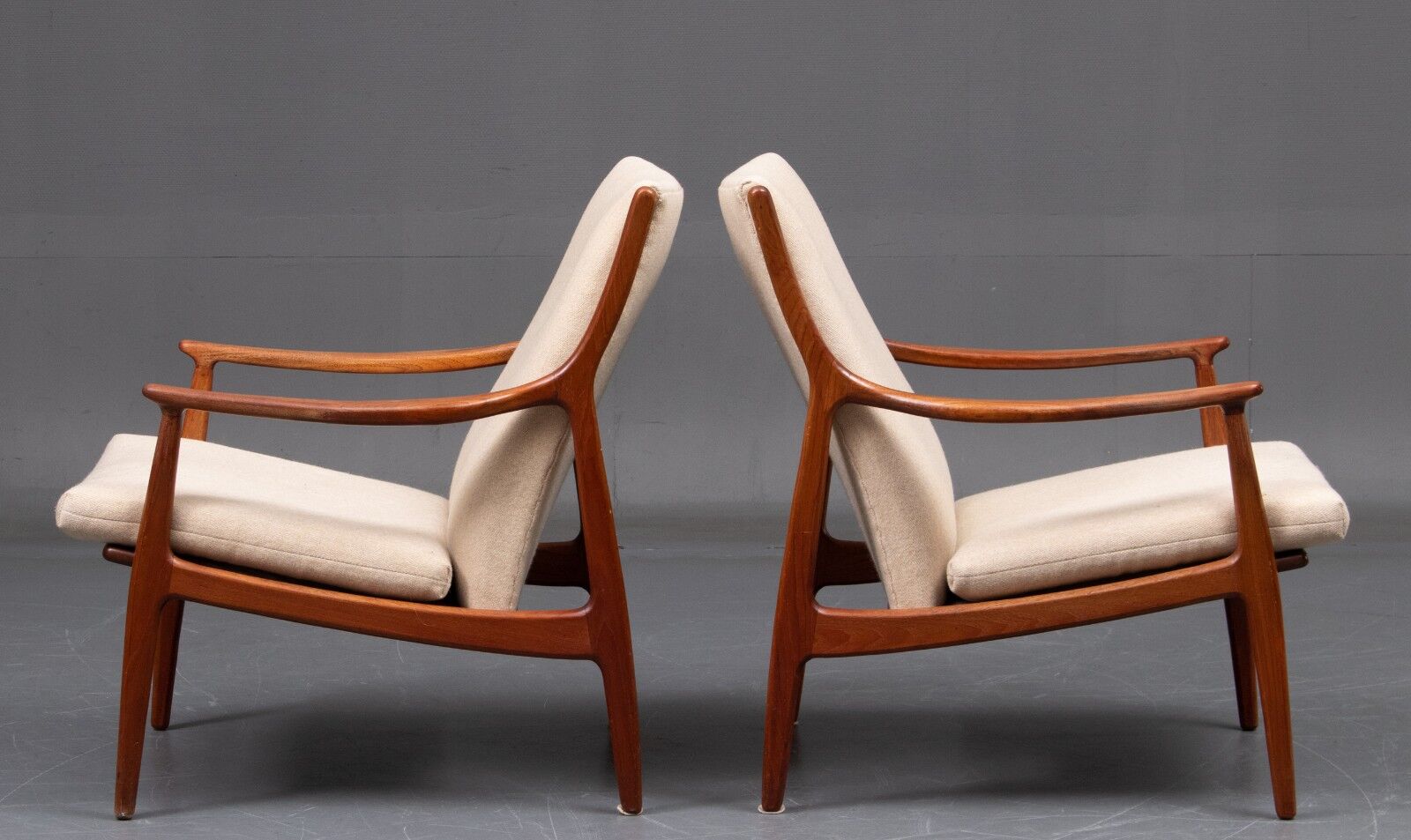 Danish furniture architect. armchair with a teak, rye and seat cushion structure