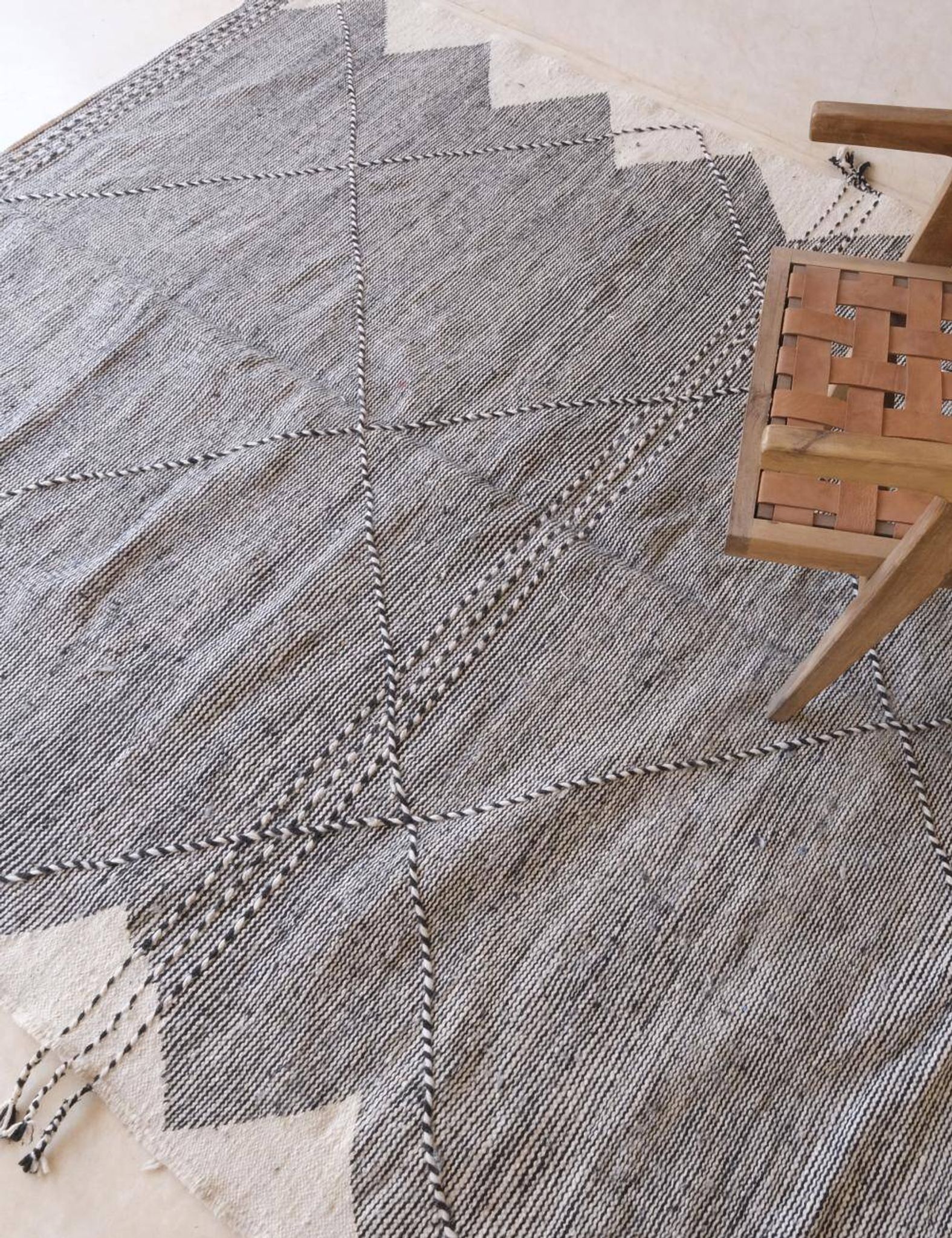Kilim Zanafi rug - 320 x 214 cm
