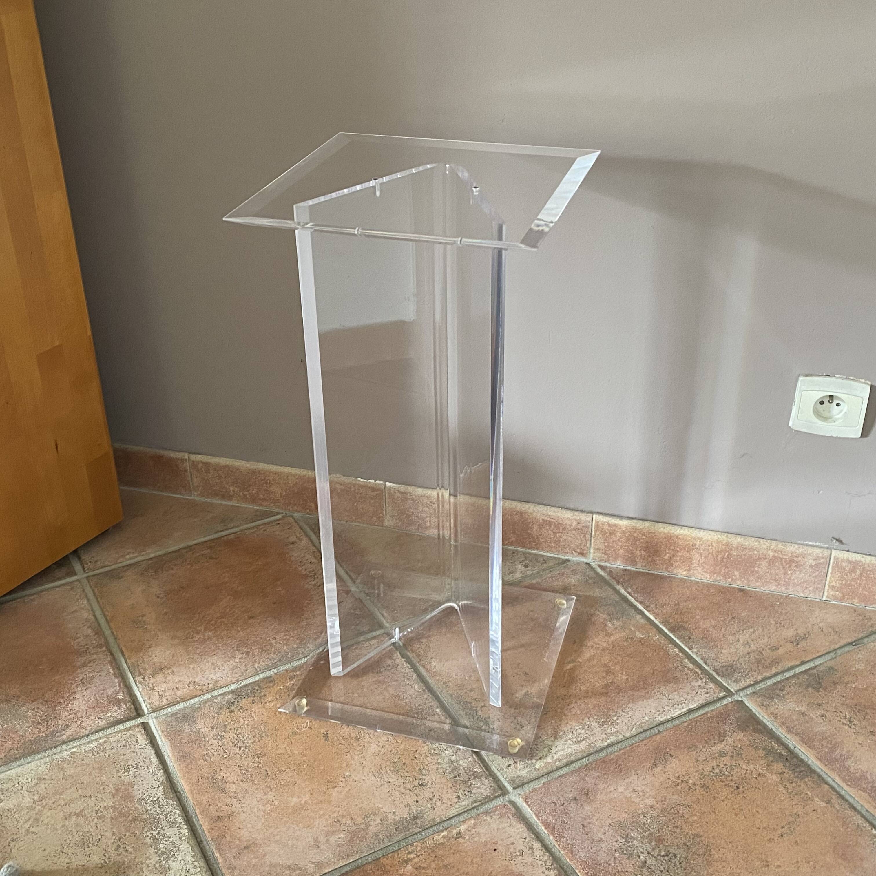 Console David Lange 1980. Plexiglass.