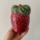 Porte éponge ou serviettes en barbotine fraise