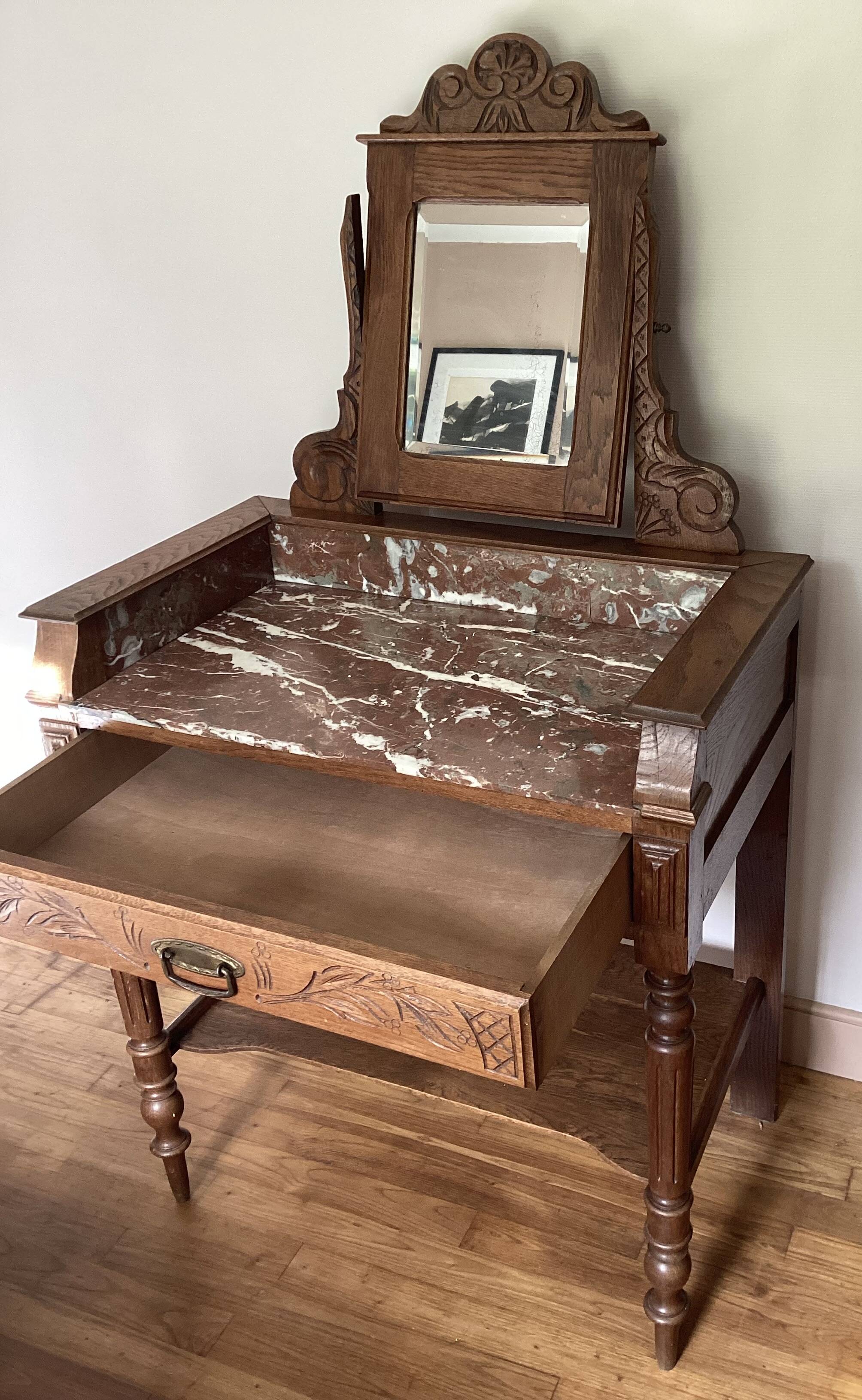 Dressing table / Bathroom vanity