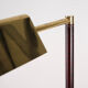 Lampadaire en laiton et bois