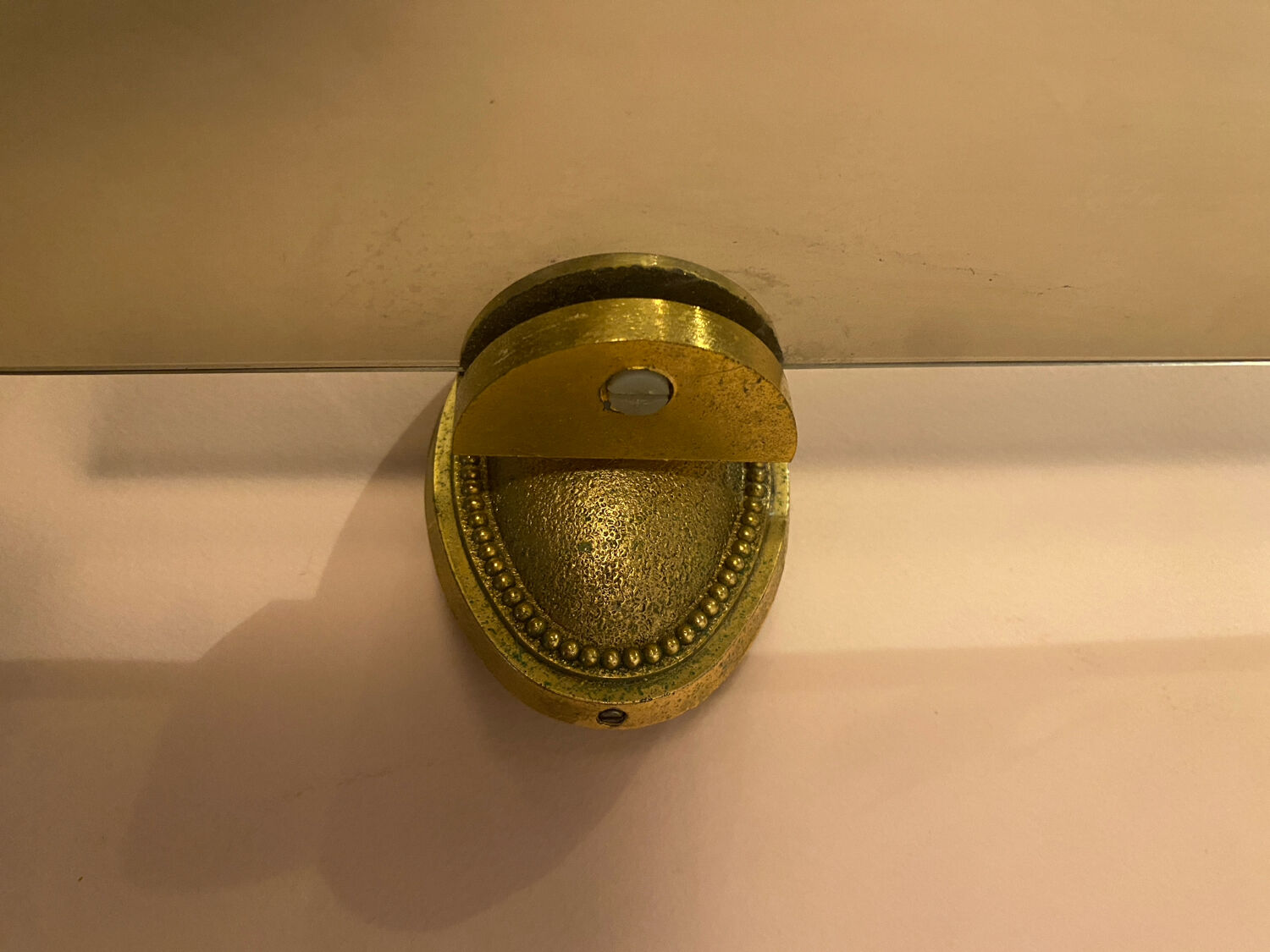 Miroir de salle de bain étagère et lampes