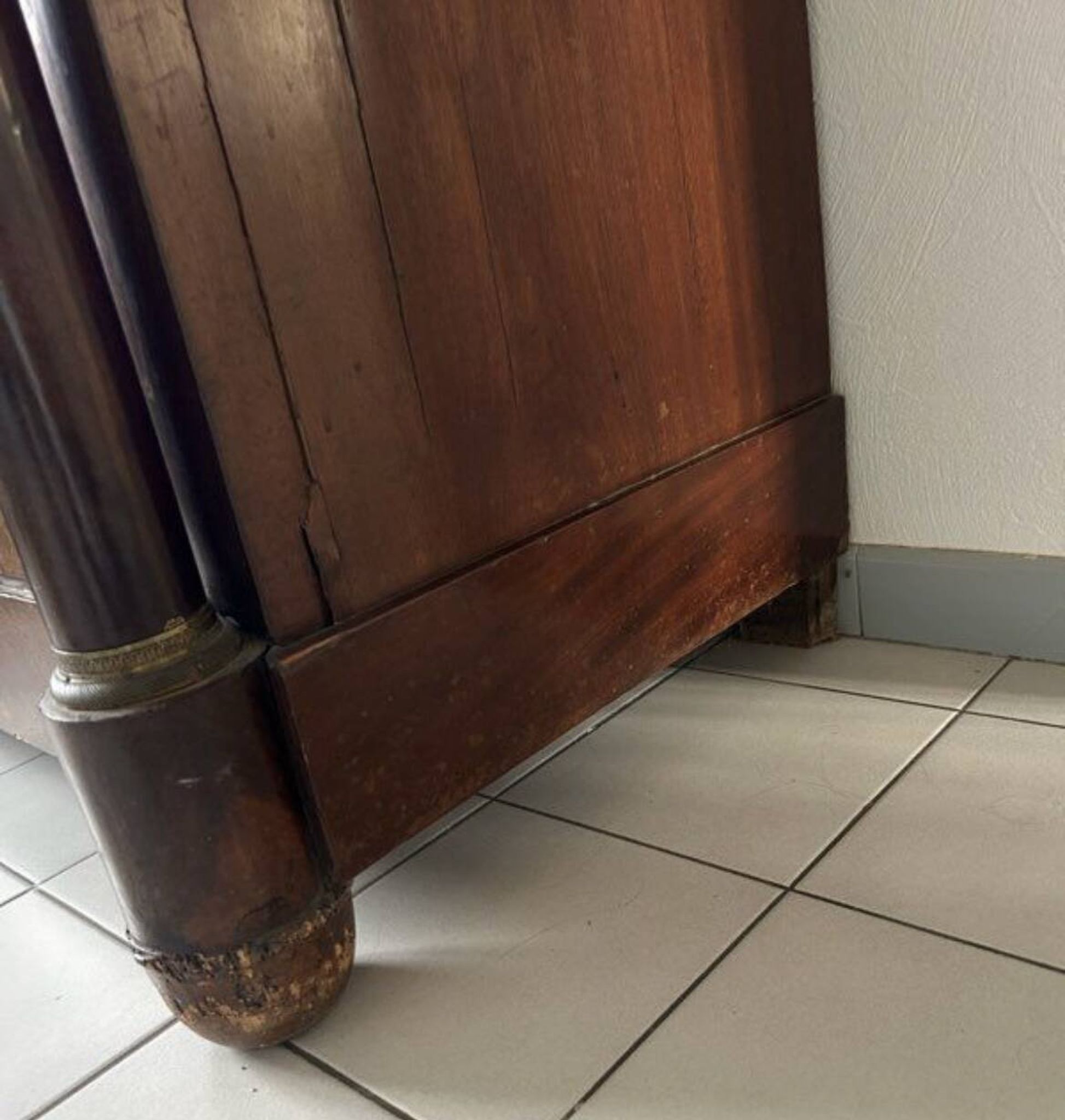 Commode Empire plateau en acajou et marbre