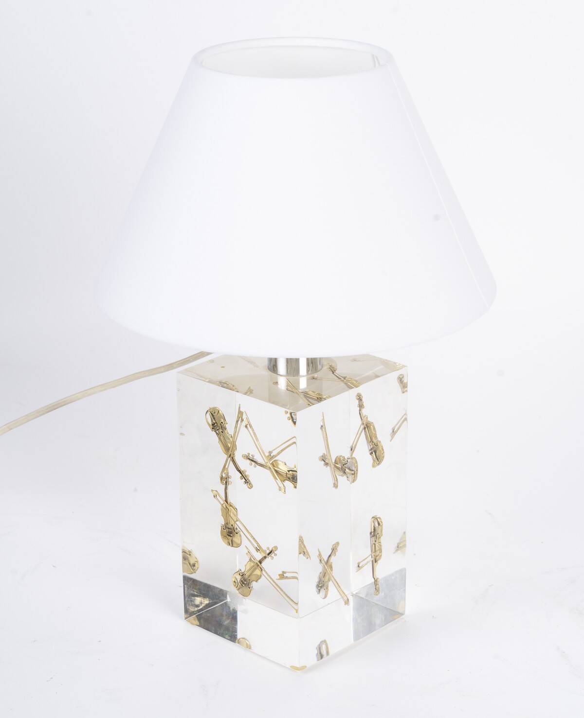 Table lamp