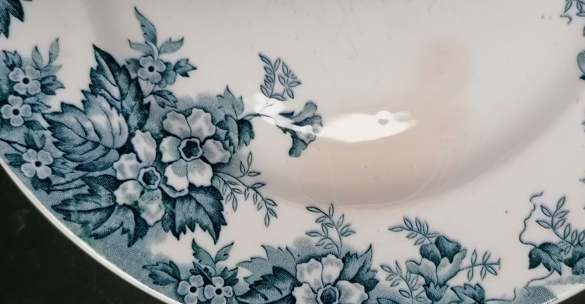 6 plates iron earth Moulin des Loups and Hanage Marie-Louise