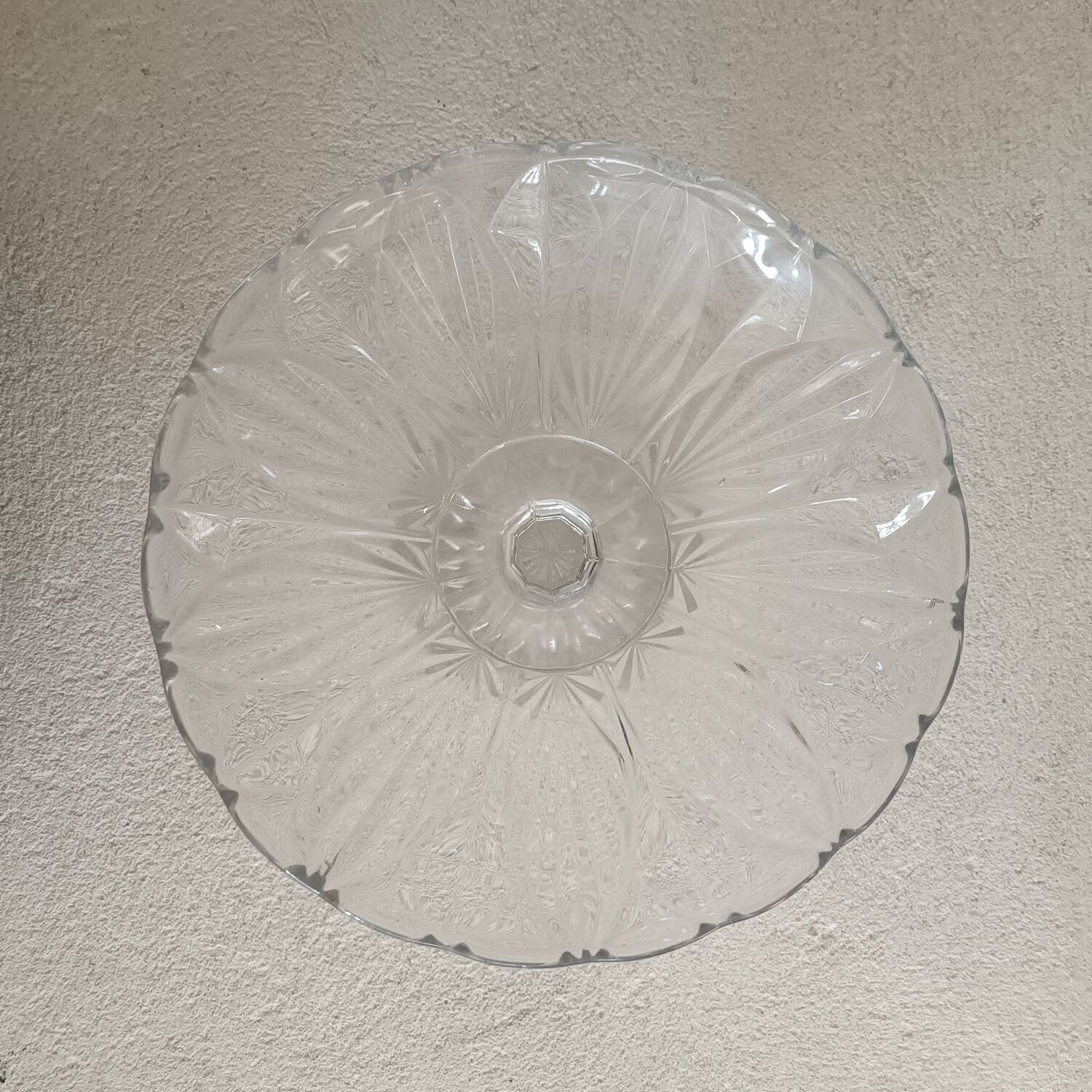 Glass pedestal bowl
