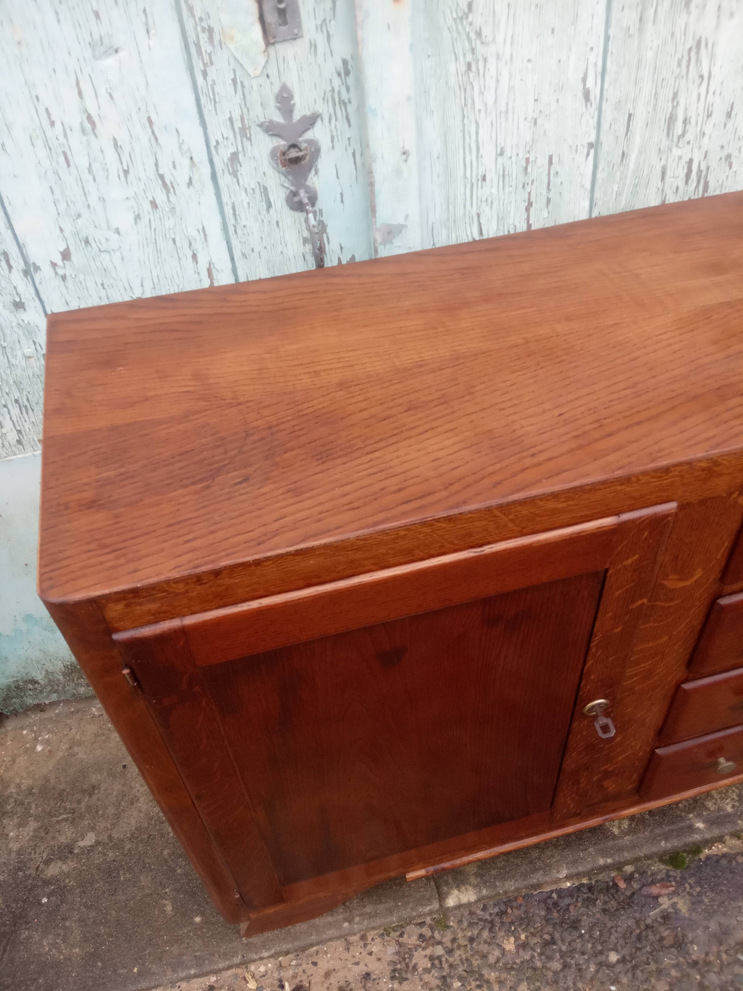 Art deco chest of drawers