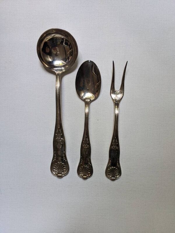 Couverts de service argent et métal inoxydable louche cuillère fourchette