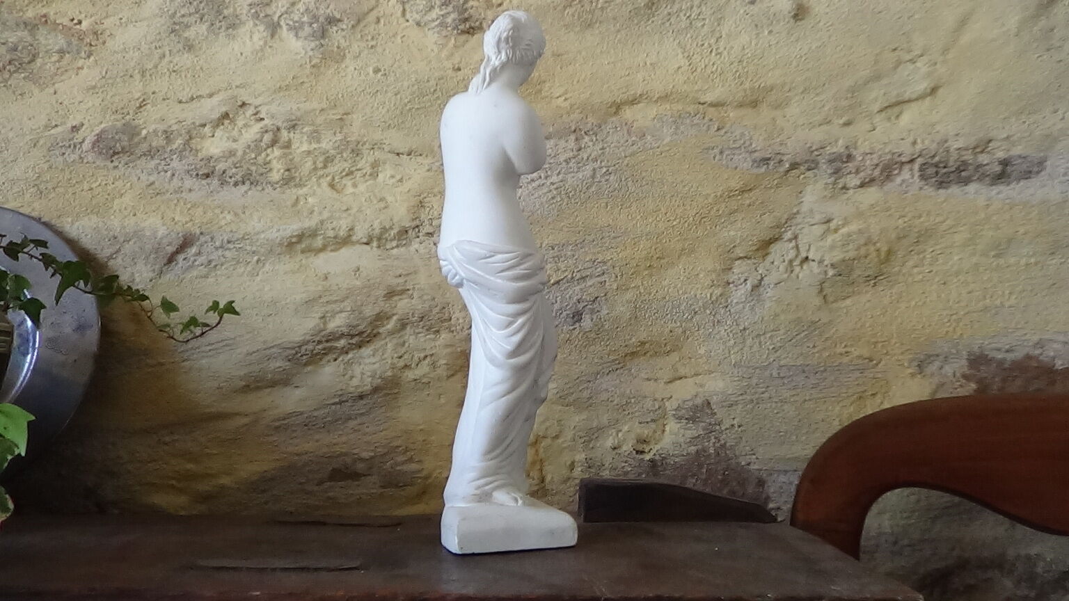 Statuette