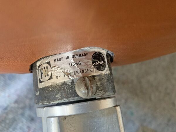 Fauteuil Egg et ottoman restaurés Arne Jacobsen pour Fritz Hansen, 1960s