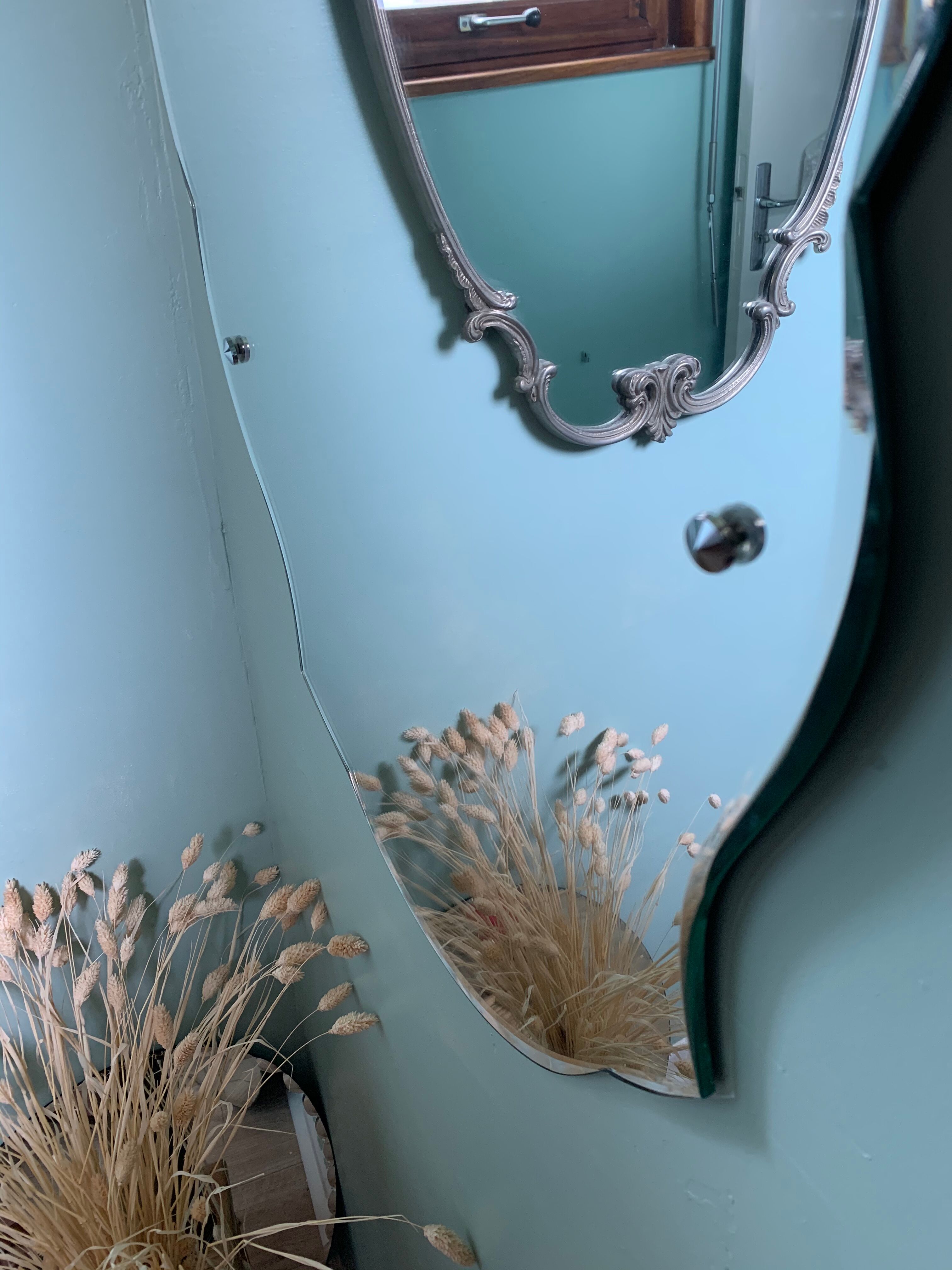 Bevelled mirror 55x65cm