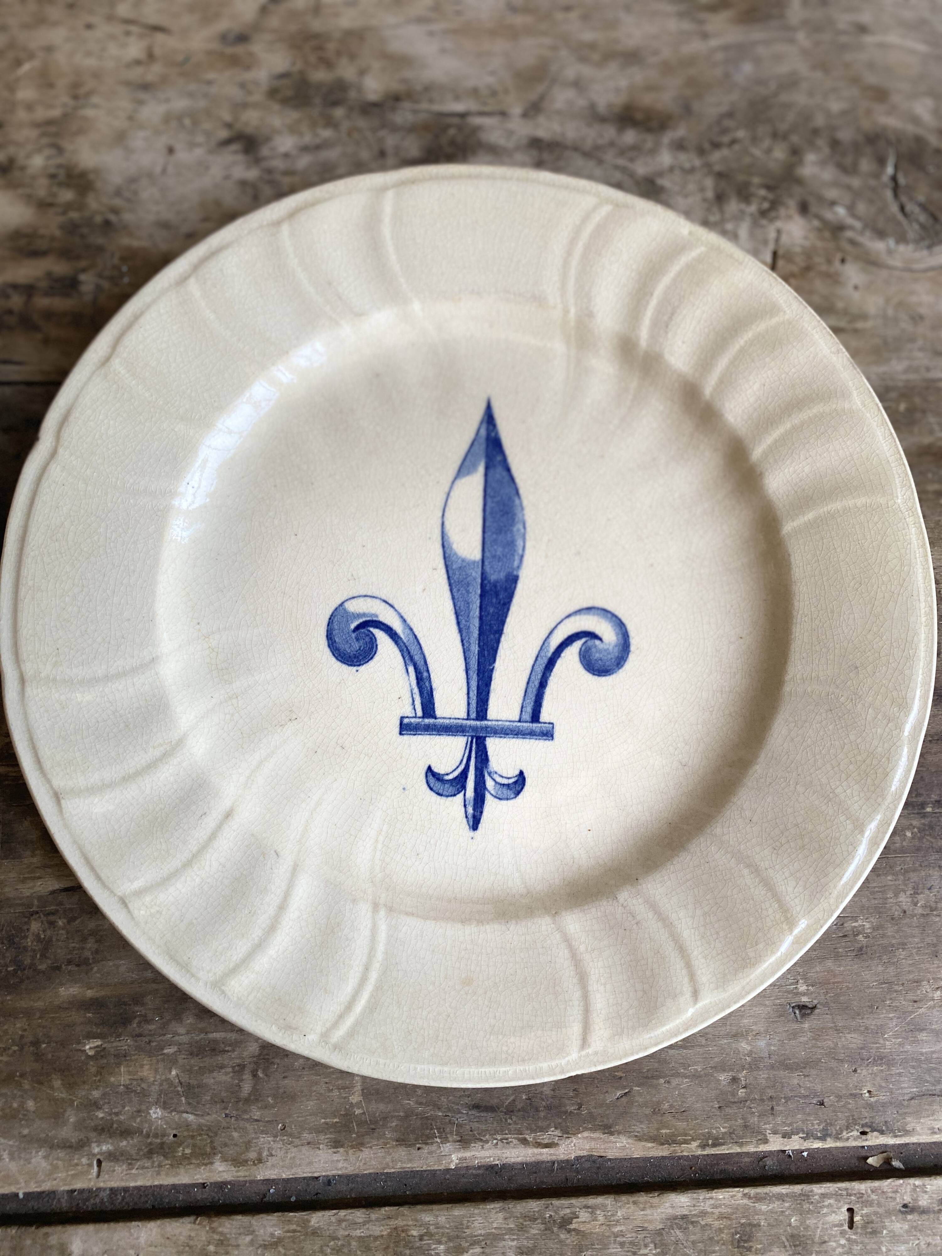 Set of 5 antique Gien plates – Fleur de Lys pattern – Ironstone