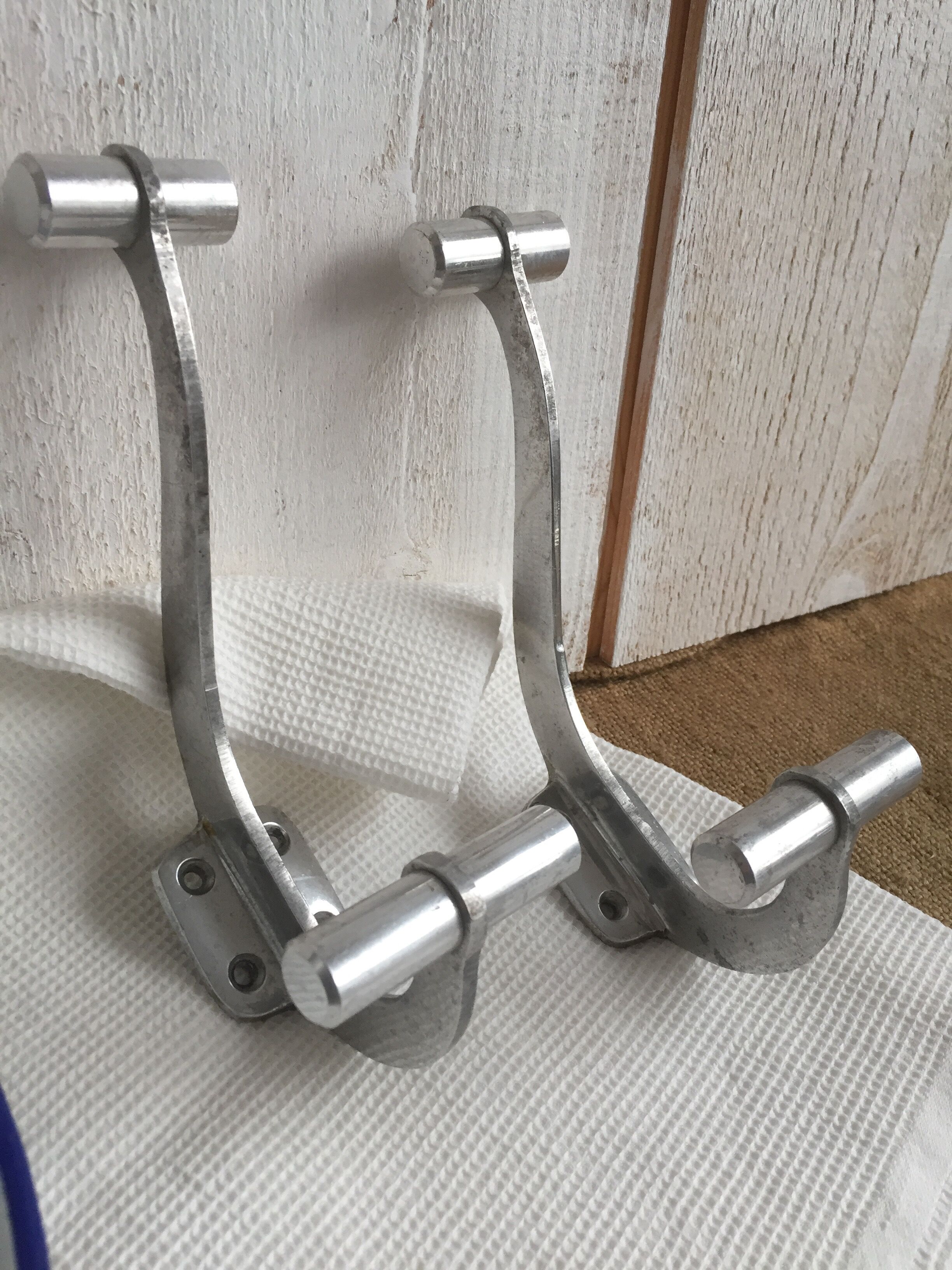 Pair of metal hooks