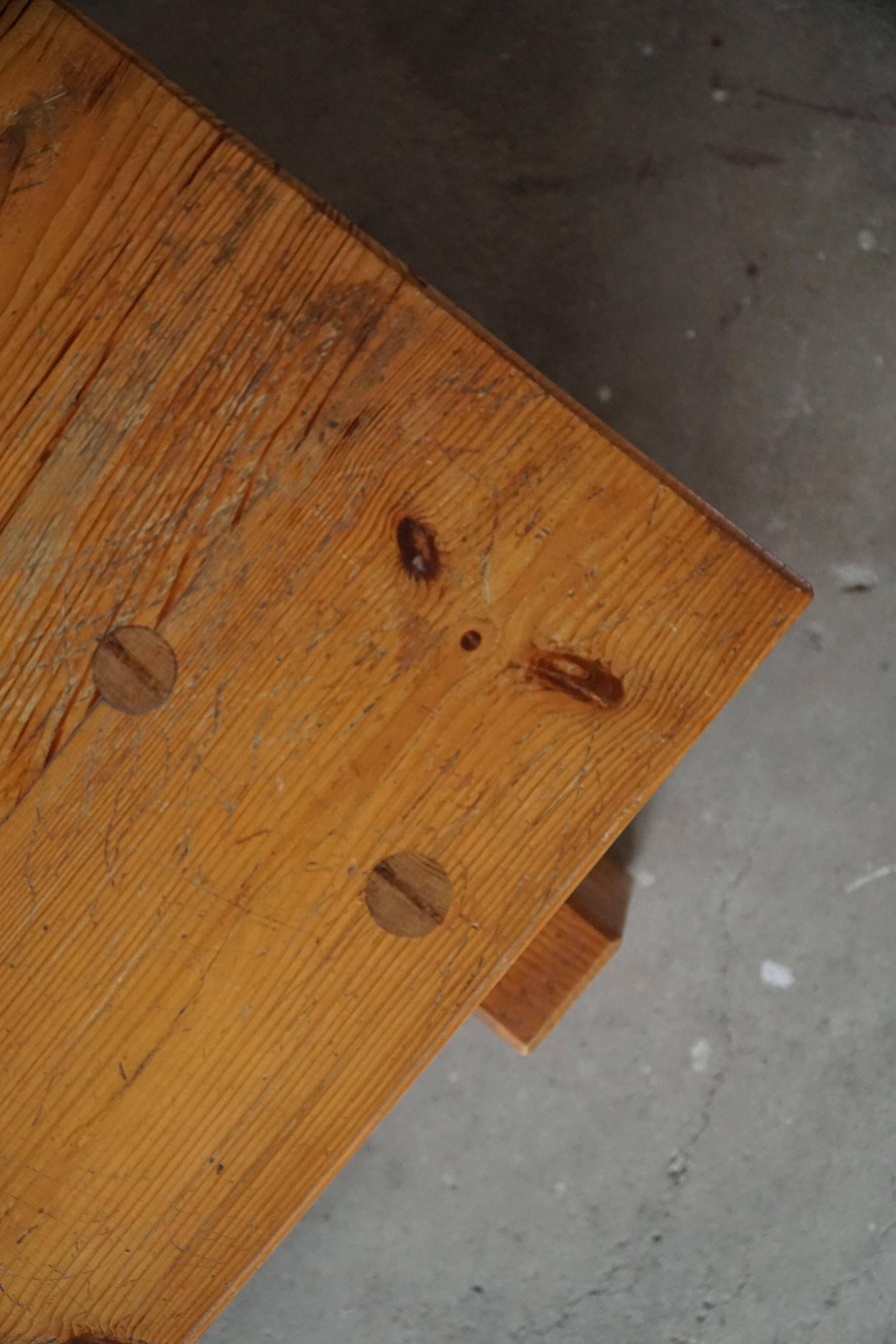 Rectangular pine coffee table from the mid-century by Roland Wilhelmsson, Ågasta, 1969.