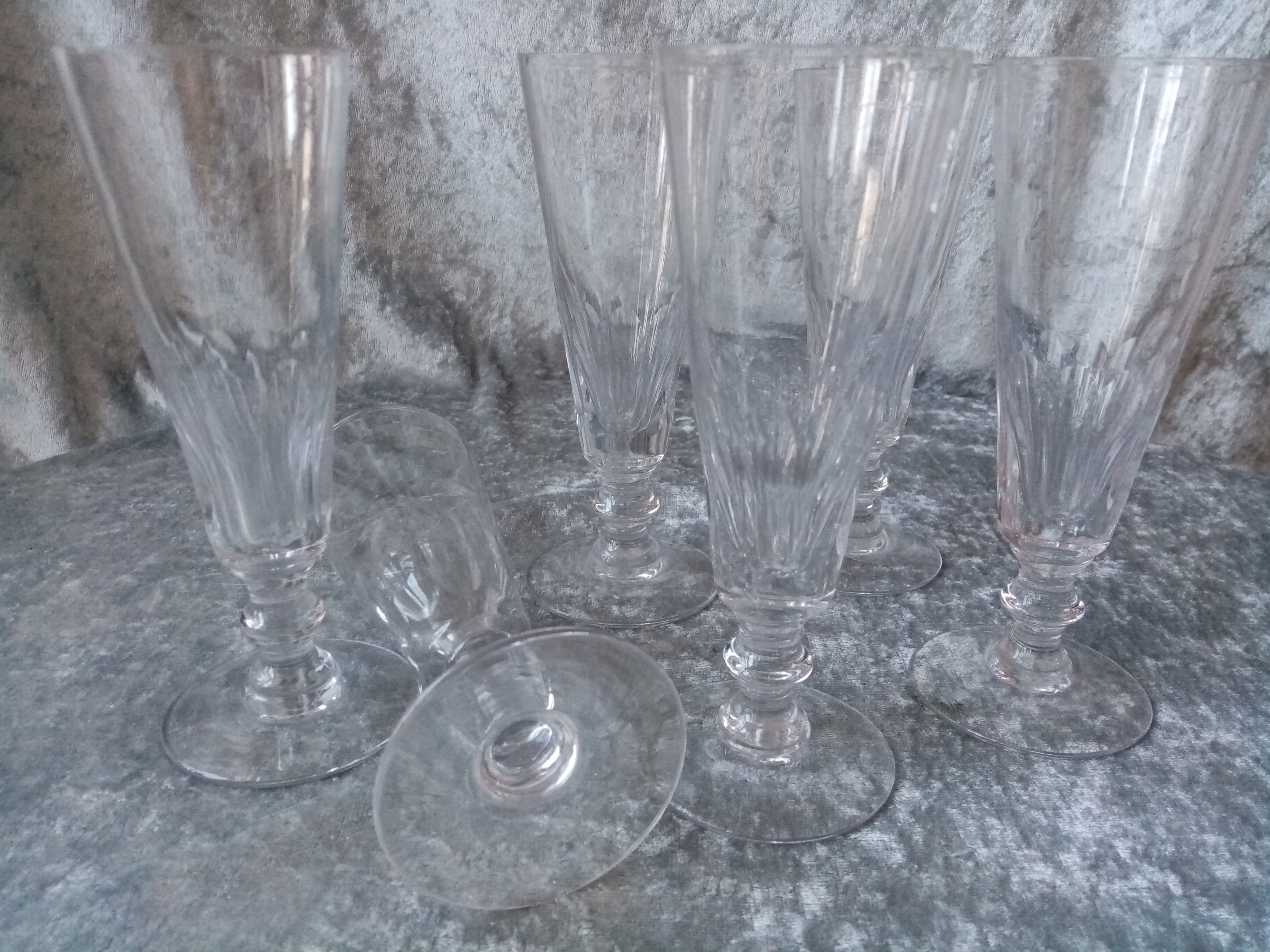 Series of 6 champagne flutes flat sides in baccarat crystal