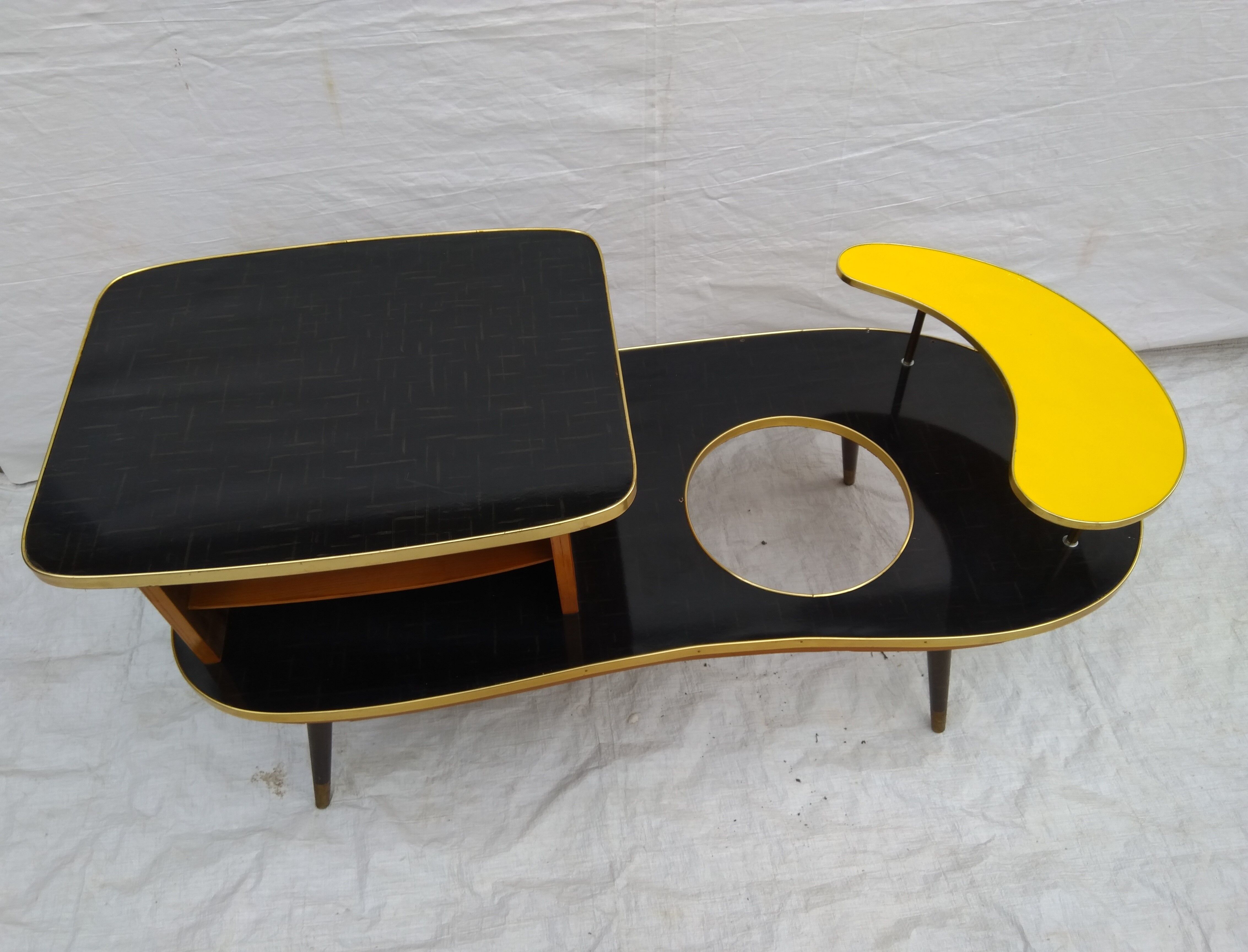 Porte plantes en formica