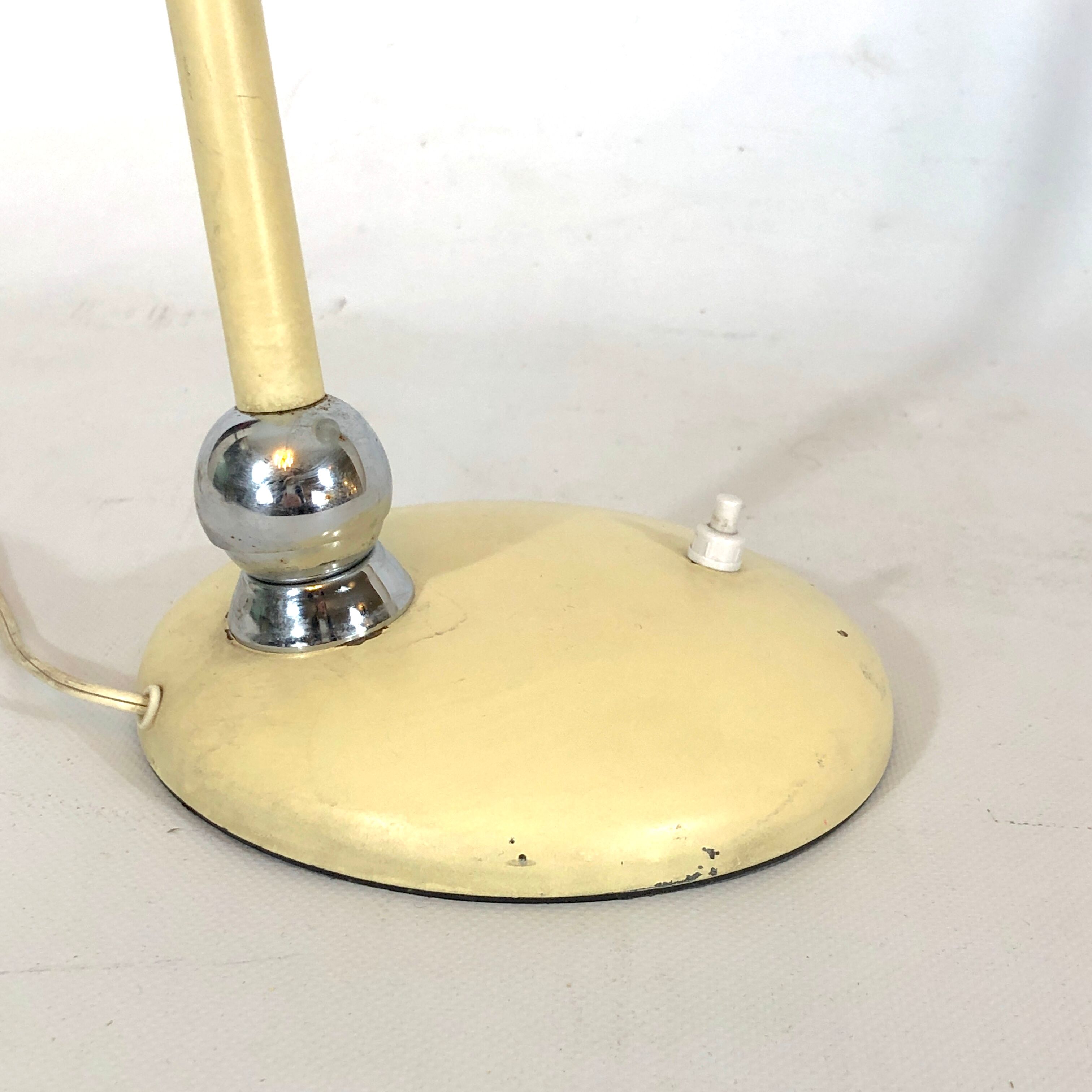 Mid-century lacquer and chrome articulated desk lamp Stilnovo