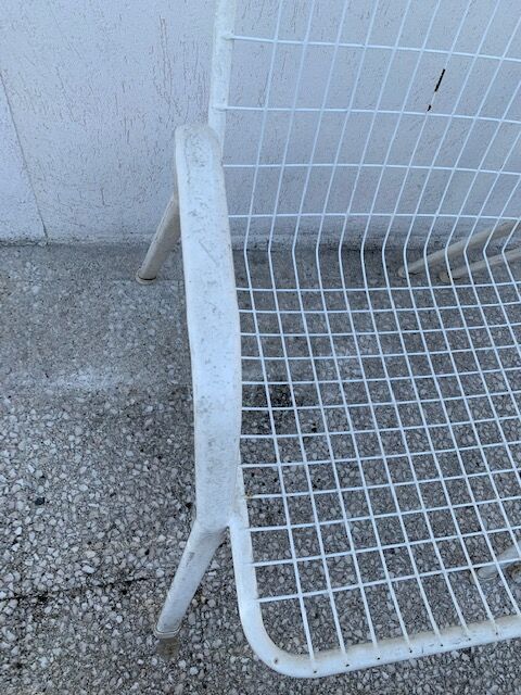 Lot of two metal chairs