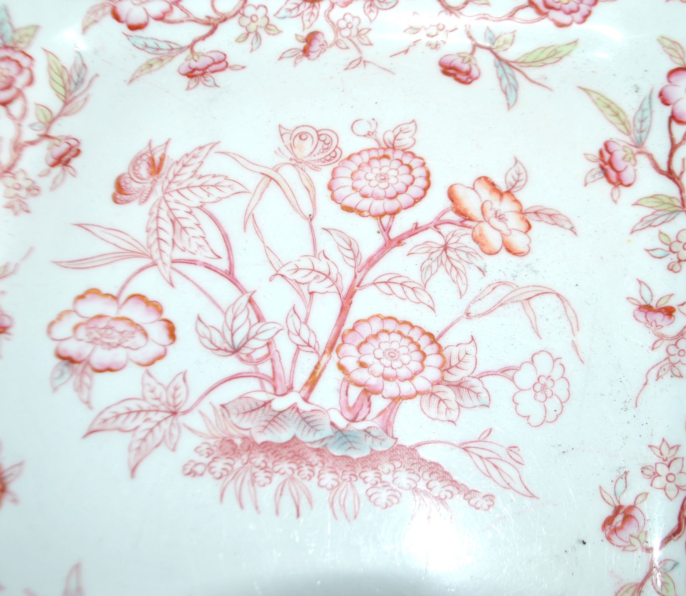 Square porcelain plate Sarreguemines model Minton 215 with Japonese decoration.