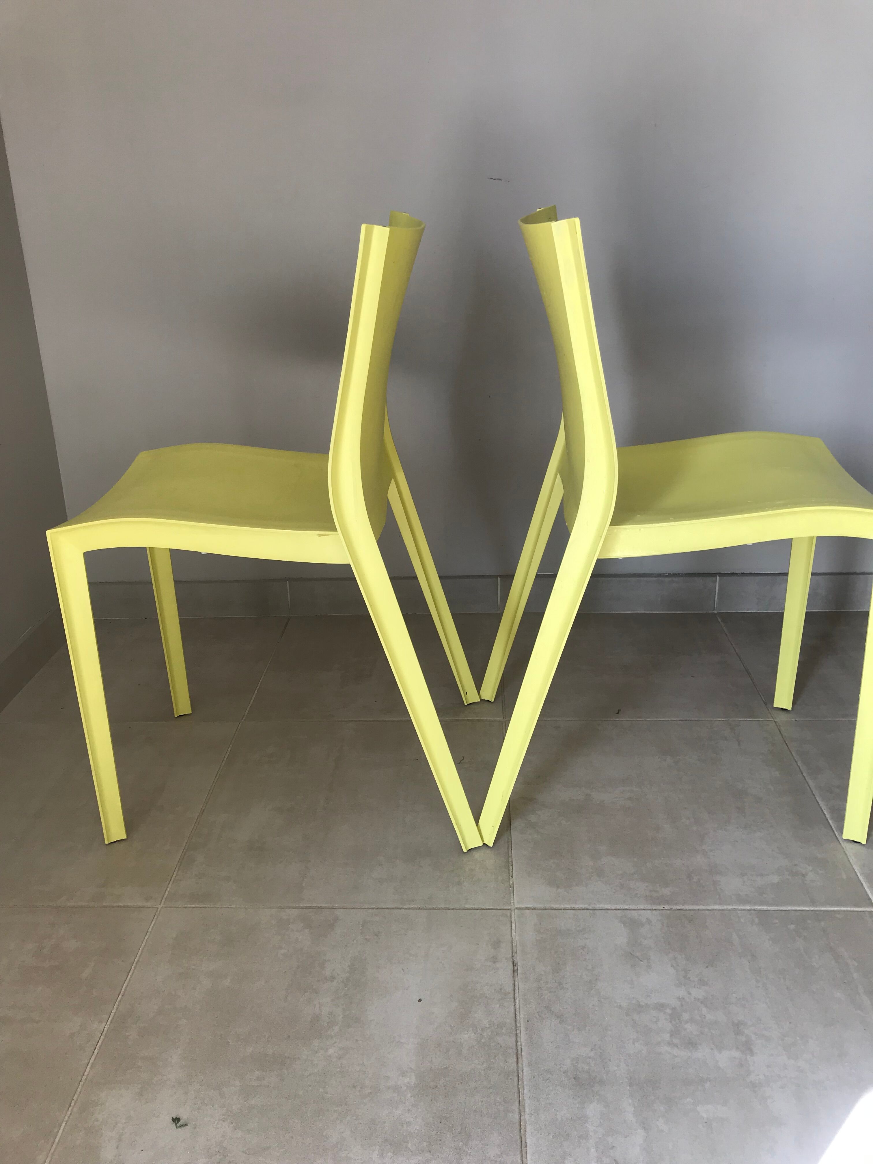 Paire de chaises de Philippe Starck  slick slick jaune