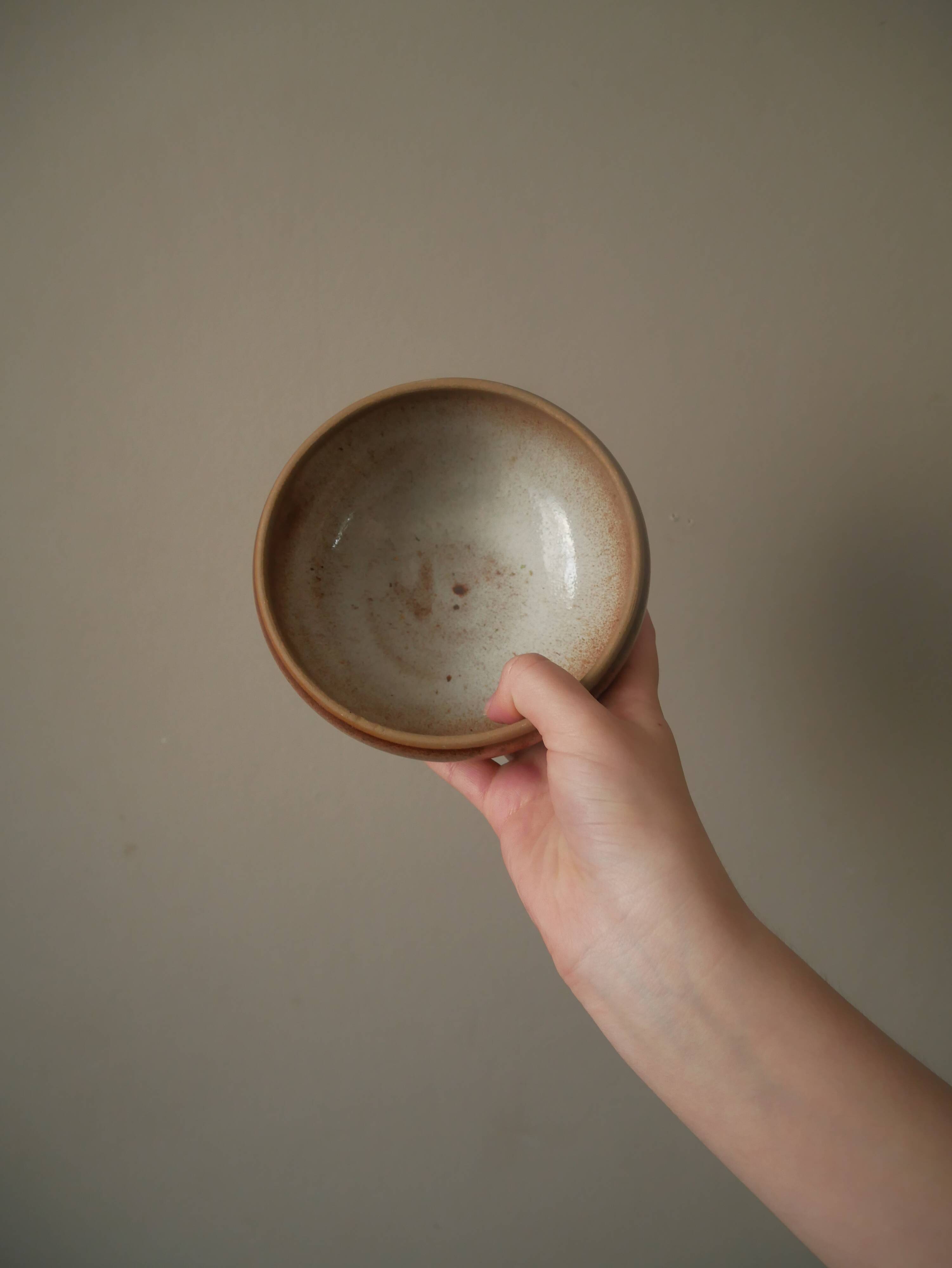 Ceramic stoneware bowl handmade pottery artisanal manufacturing Scandinavian country decoration