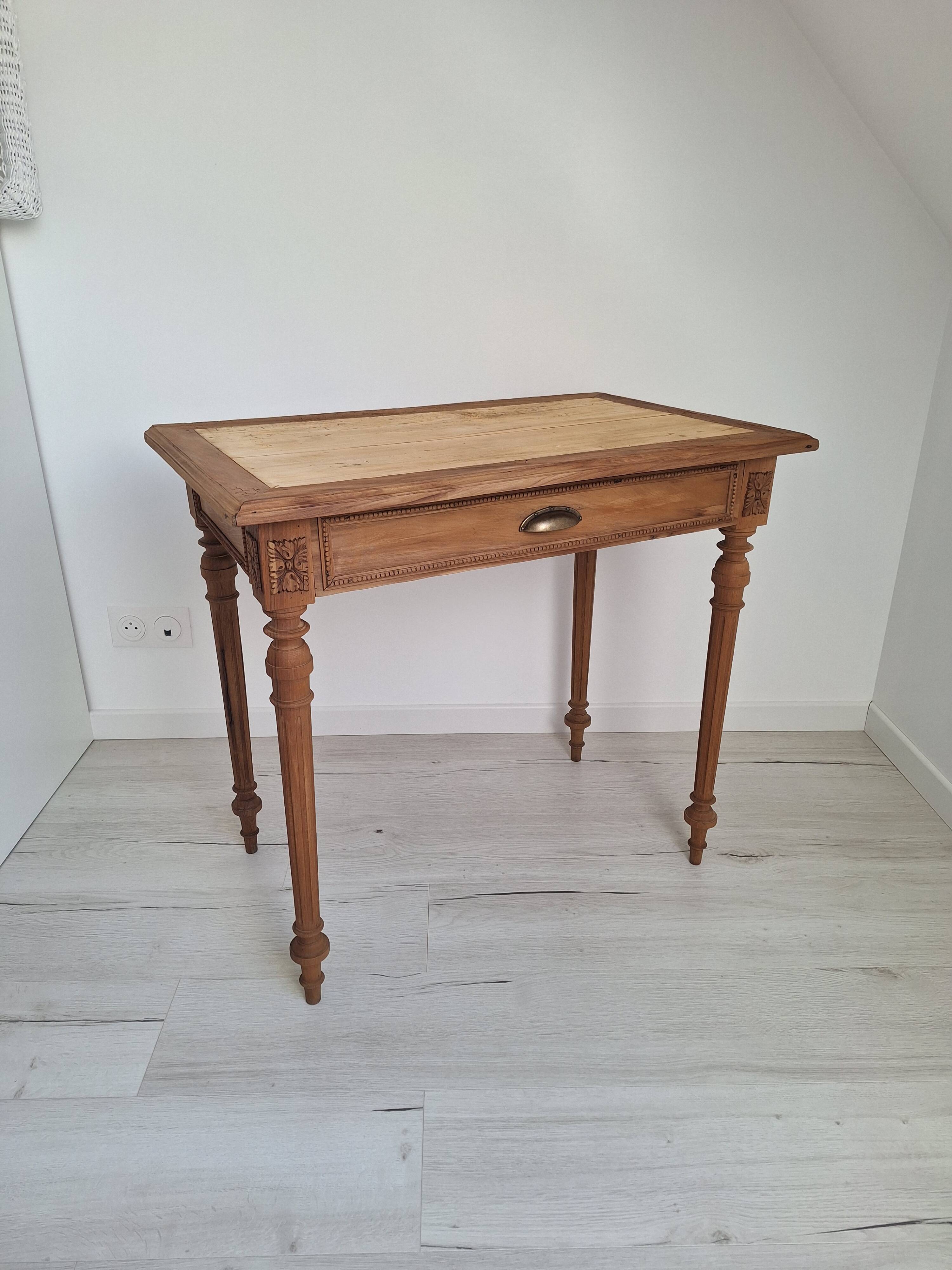 Antique solid wood desk – Late 19th century (1880-1900) – Restored