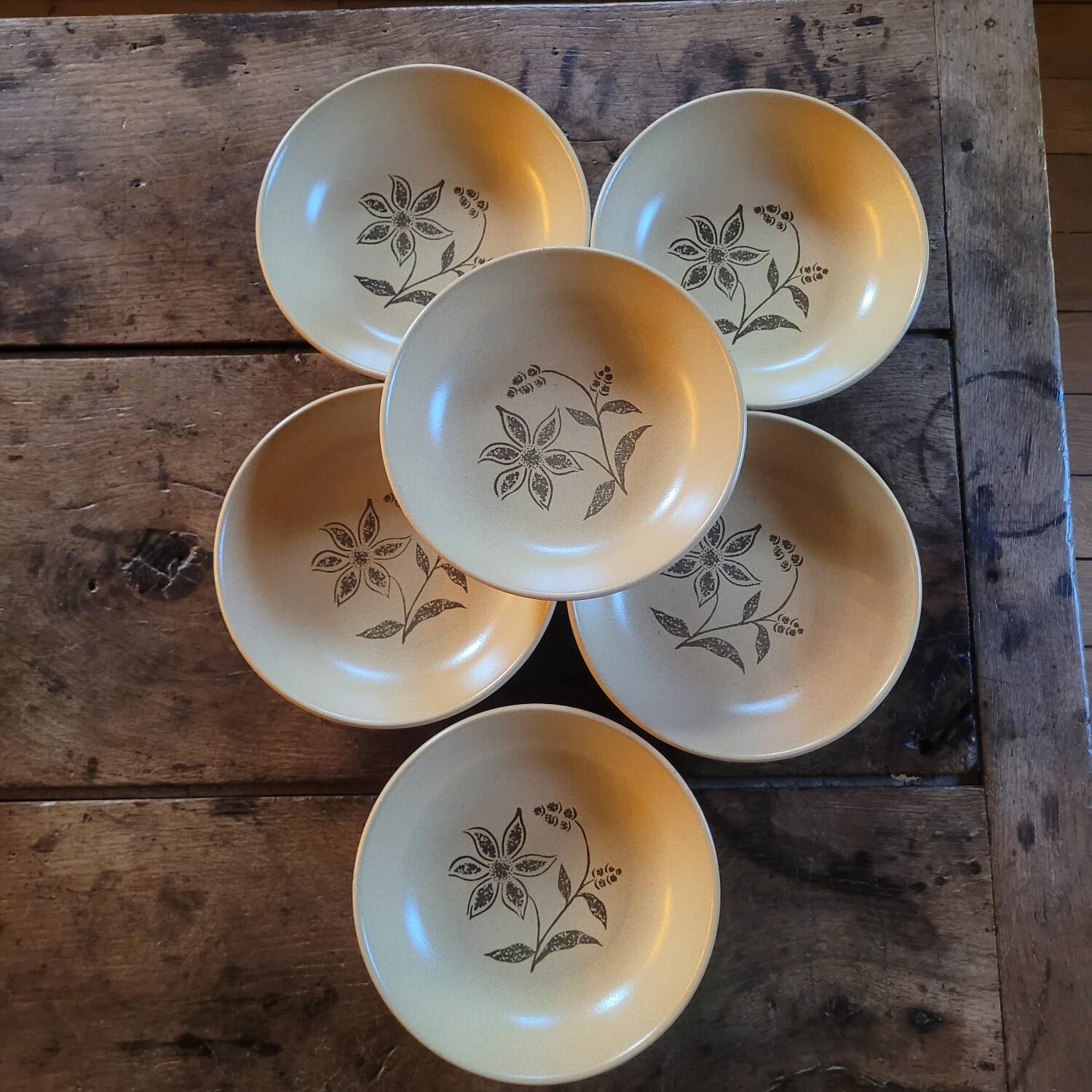 6 floral pattern soup plates. 1970s