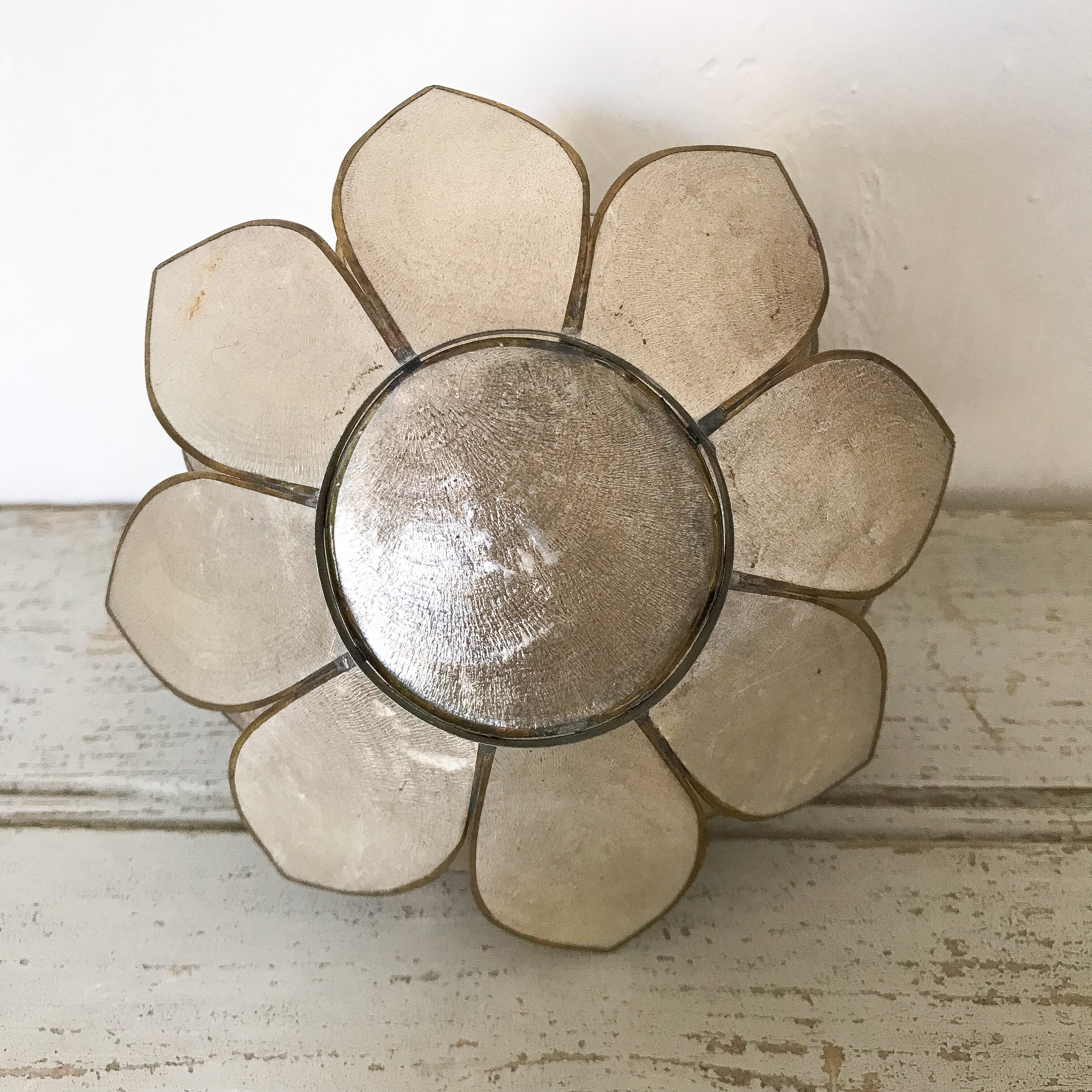 Candle holder in mother-of-pearl and brass