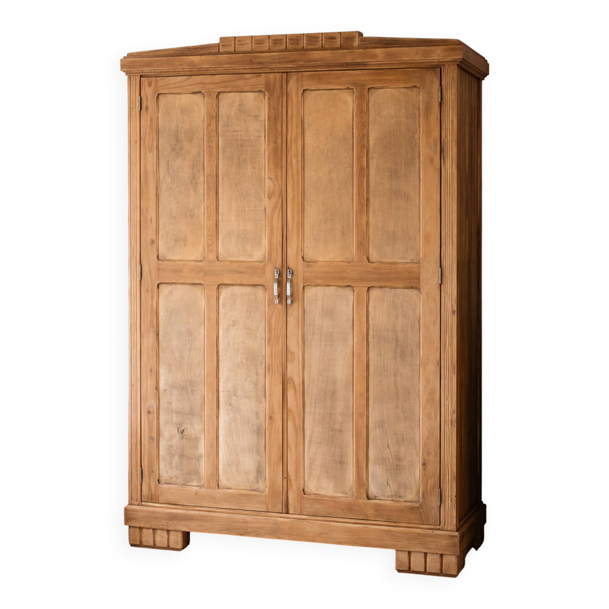 Large Parisian wardrobe in solid wood (renovated)