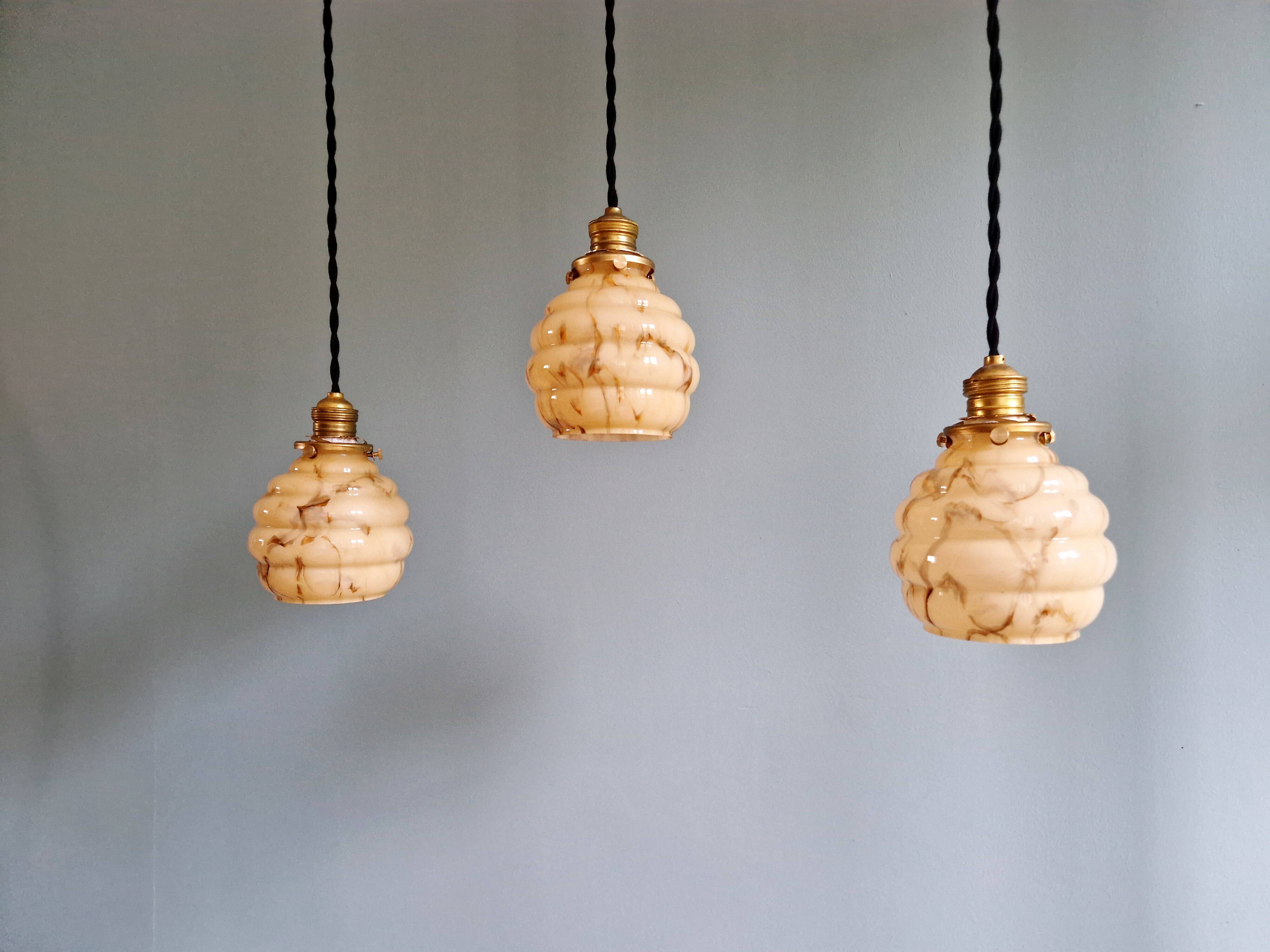 Art Deco suspension in marbled opaline with ouraline (4 available)
